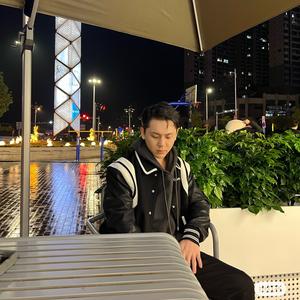 波子爱烫发头像