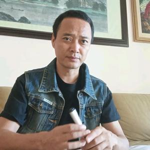 佛罗·莫扎尔夫斯基头像