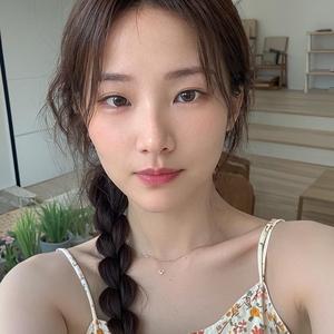 赵财又进宝儿姐头像