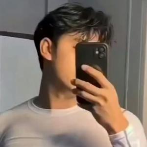 流浪儿小钊头像