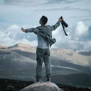 苍若尘旅行头像