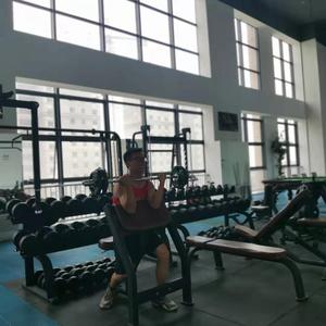 新疆佛系游泳健身头像