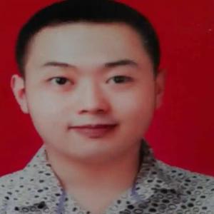 爱好戏曲的九零后小青年王伟头像