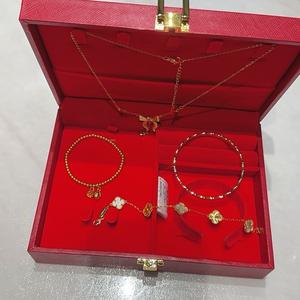 周生生家的黄金珠宝头像