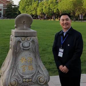 黄睿国学漫谈头像