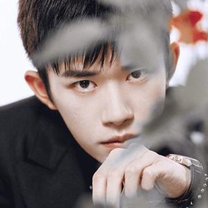 易烊千玺的后盾 头像