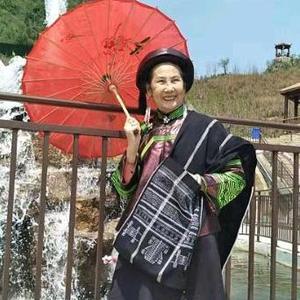 布依韦姨妈仕英头像