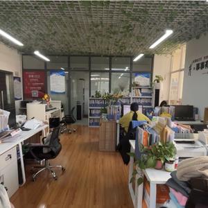 金玖玖董冰头像