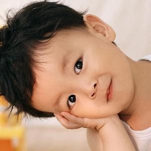 言言小哭包头像