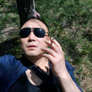 贺贺有鸣头像