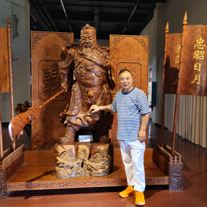 王影朗读头像