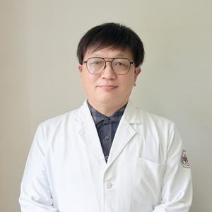 中医内科教授周平龙头像