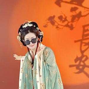 勇敢的爱生活的小姐姐头像