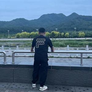老韩小伟头像