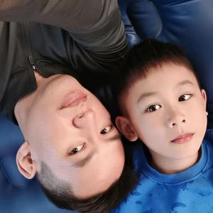 疯狂少年小卢头像