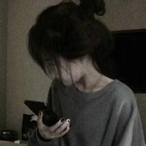迪慕曦爱追剧头像