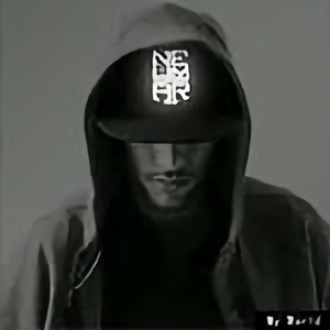 S遮面大叔S头像