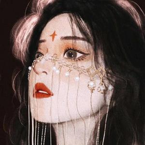 泡芙靡靡头像