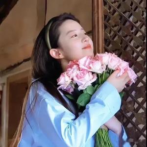 李霂杍头像