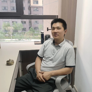源鑫头像