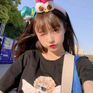 甜甜橱窗头像