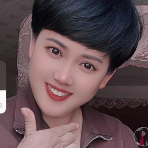 爱上戏曲的荣姐头像