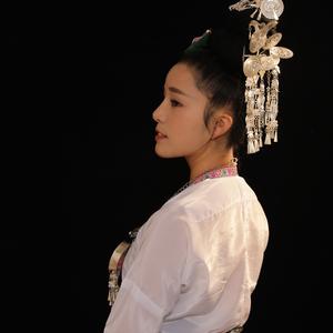 村花青青头像