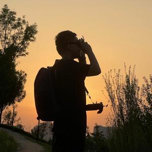 飞fpv的老张头头像