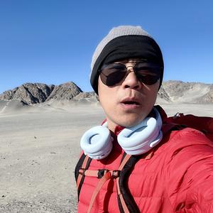 旅者何伟平头像