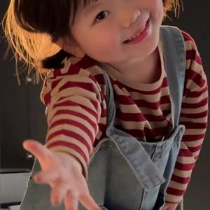 奶莓软糖头像