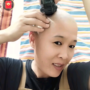 说实话的杰大姐头像