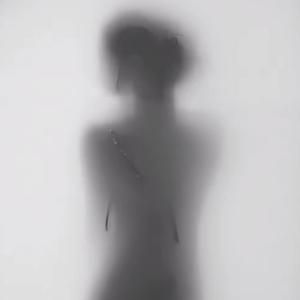 30岁的疯女人头像
