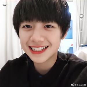 朱志鑫老婆 头像