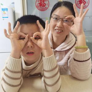 齐妈带娃拧螺丝头像