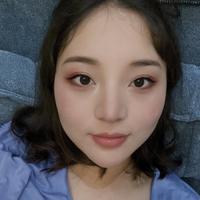 伊伊宝贝贝儿呀头像