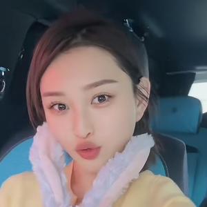 小小101的小闺蜜头像