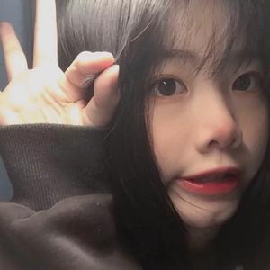 吧唧一口童童头像