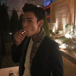 胶皮76头像