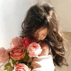 柳芙头像