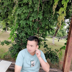 龙哥很忙d头像