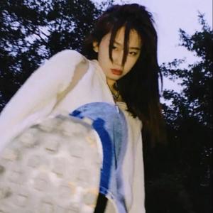 -不与我头像