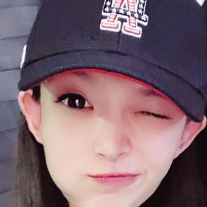 子贻头像