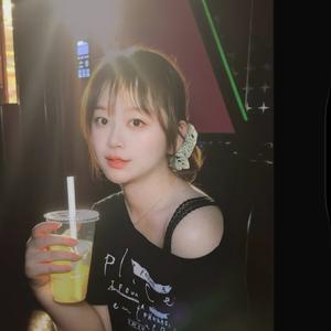 杨静胖了头像