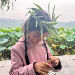 海边的逐浪行者头像