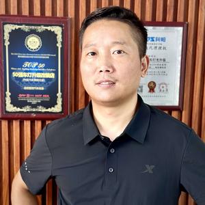UPS阿帕·信阳雷朋车灯头像