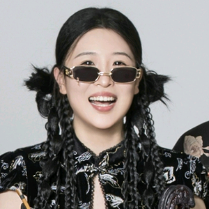 二胡露璐头像