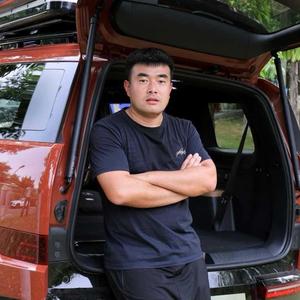 杰哥聊车头像