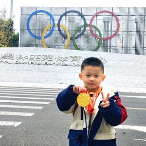 田径小达人郭逸谦头像