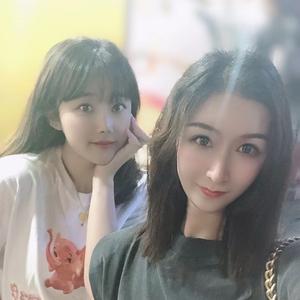 大大和草莓头像