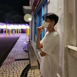 小何生活日记头像